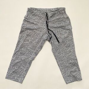 Nike Running Epic dry fit capris tight fit Pants, women’s xs